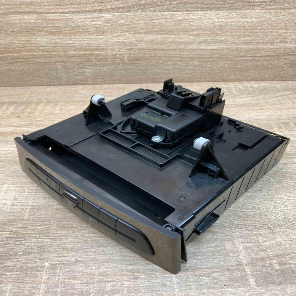 A2116803152   Hazard light switch Mercedes-Benz E W211