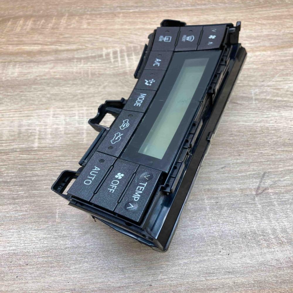 75D725   Climate control unit Toyota Prius (XW30)
