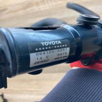 064100 0951 Used  Electric auxiliary coolant/water pump Toyota Prius (XW20)