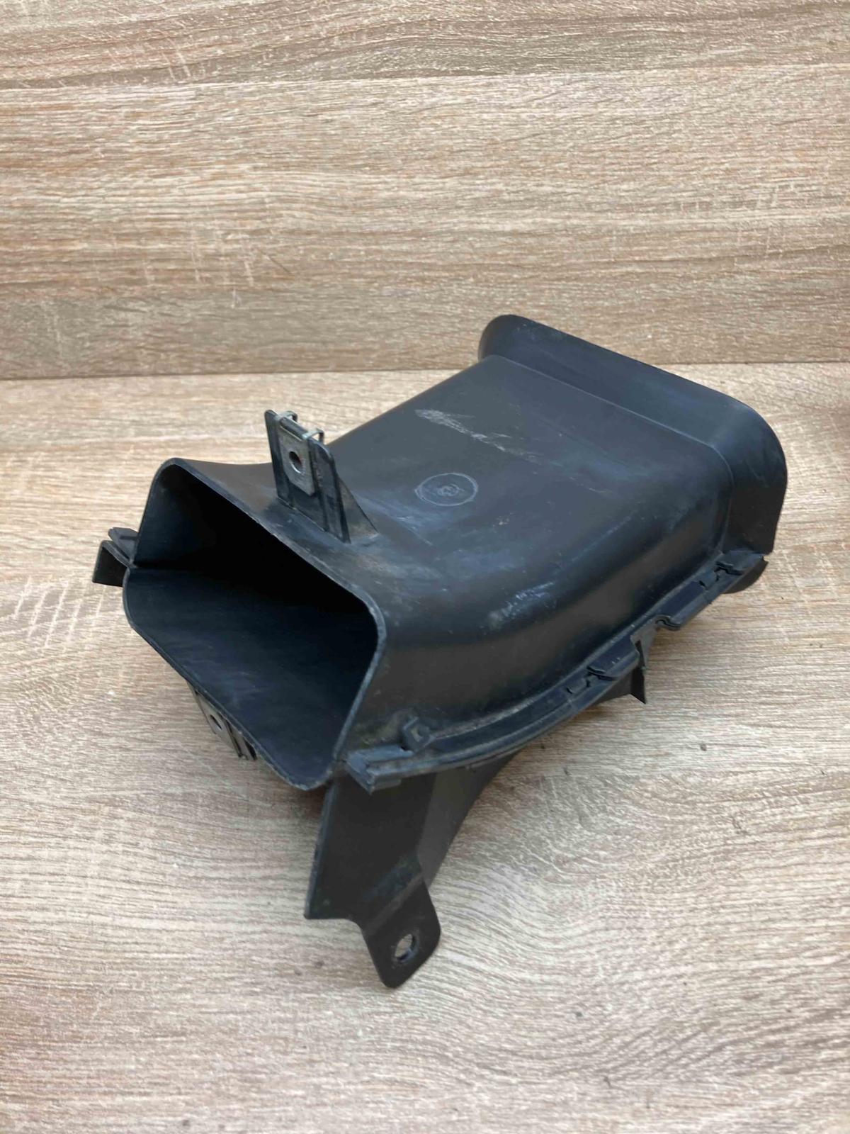 7203963 748506 10  Air intake duct part BMW 5 E60 E61