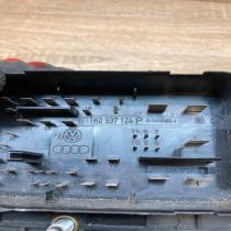 1K0937124P   Fuse module Skoda Octavia Mk2 (1Z)