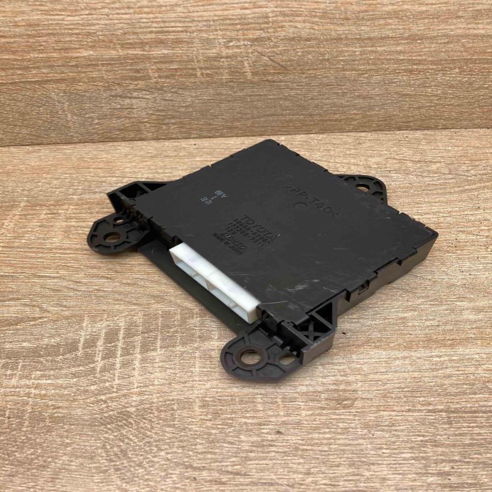 88650 47050   Other control units/modules Toyota Prius (XW20)