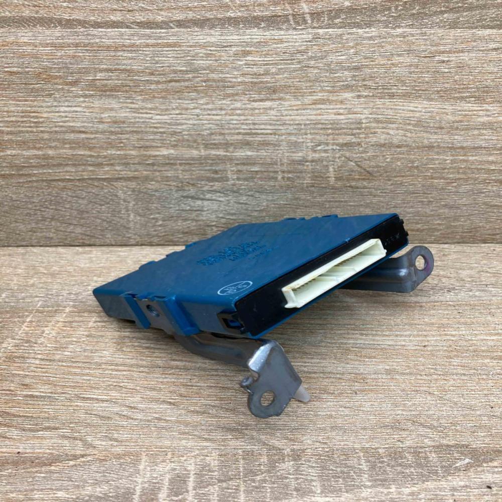 89618 47011 123800 0100 Main Comfort/convenience module Toyota Prius (XW20)