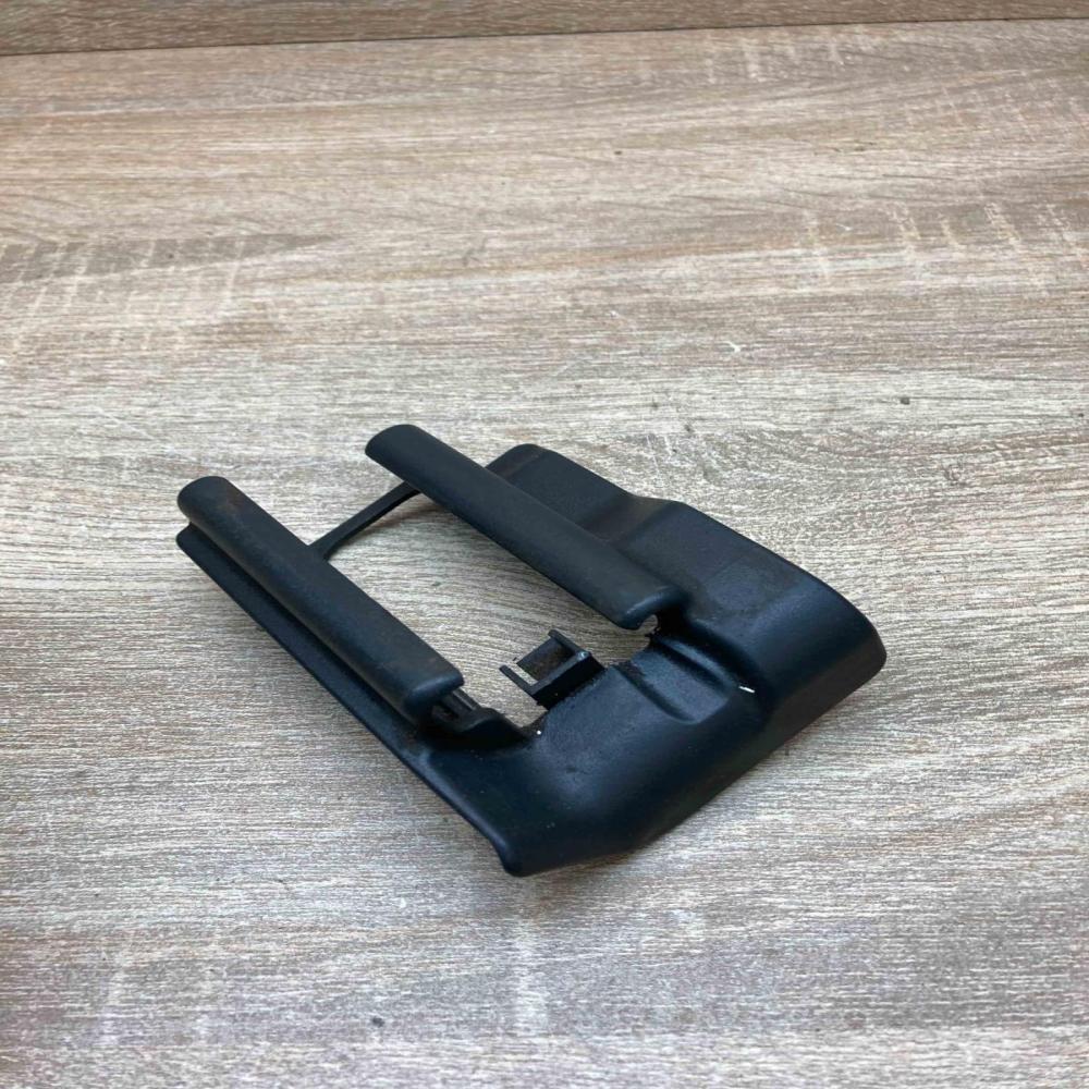 2119190920 70040005  Front driver seat rail trim Mercedes-Benz E W211