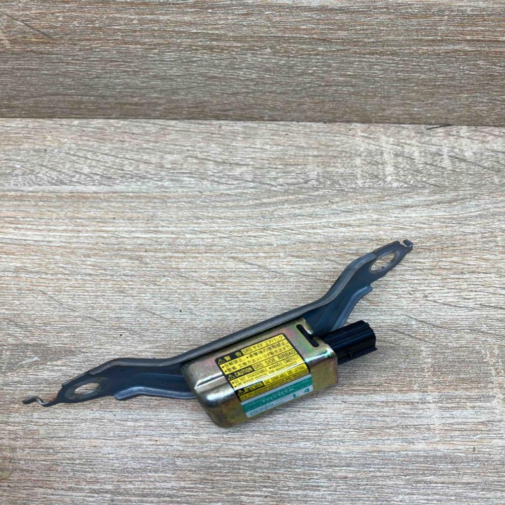 89834 47020 187900 0921 Used Airbag deployment crash/impact sensor Toyota Prius