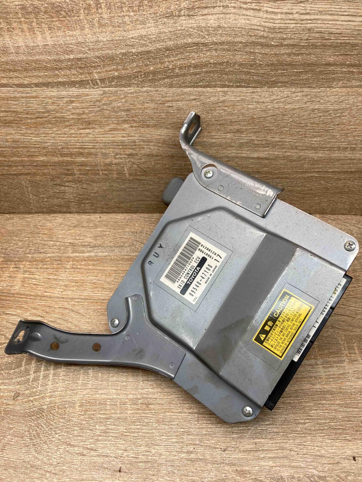 89540 47100   Other control units/modules Toyota Prius (XW20)