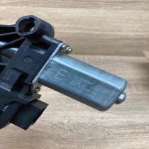 A2139060502   Rear door window regulator motor Mercedes-Benz E W213