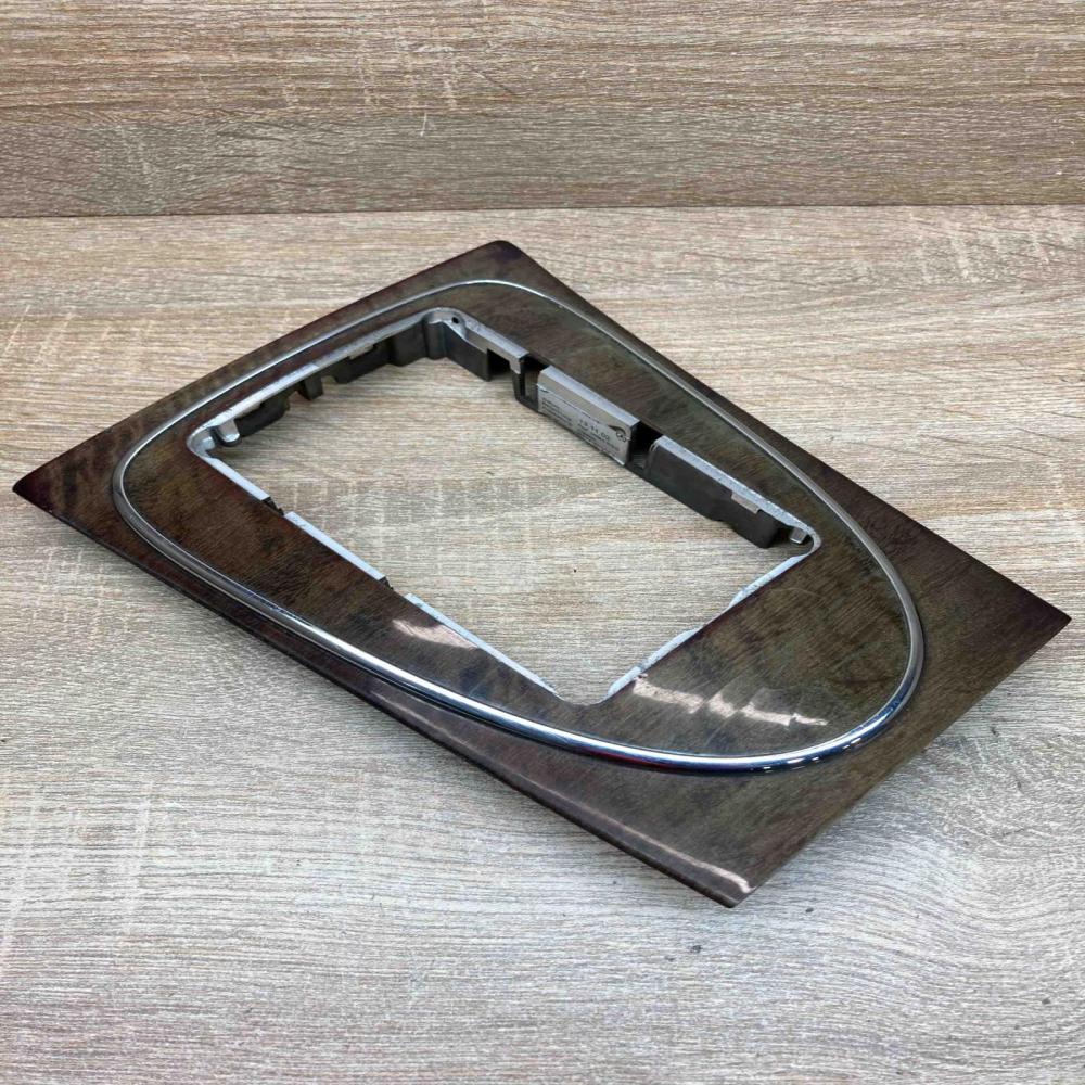 8214867 15S092 A2116800832  Gear shifter surround trim plastic Mercedes-Benz E W