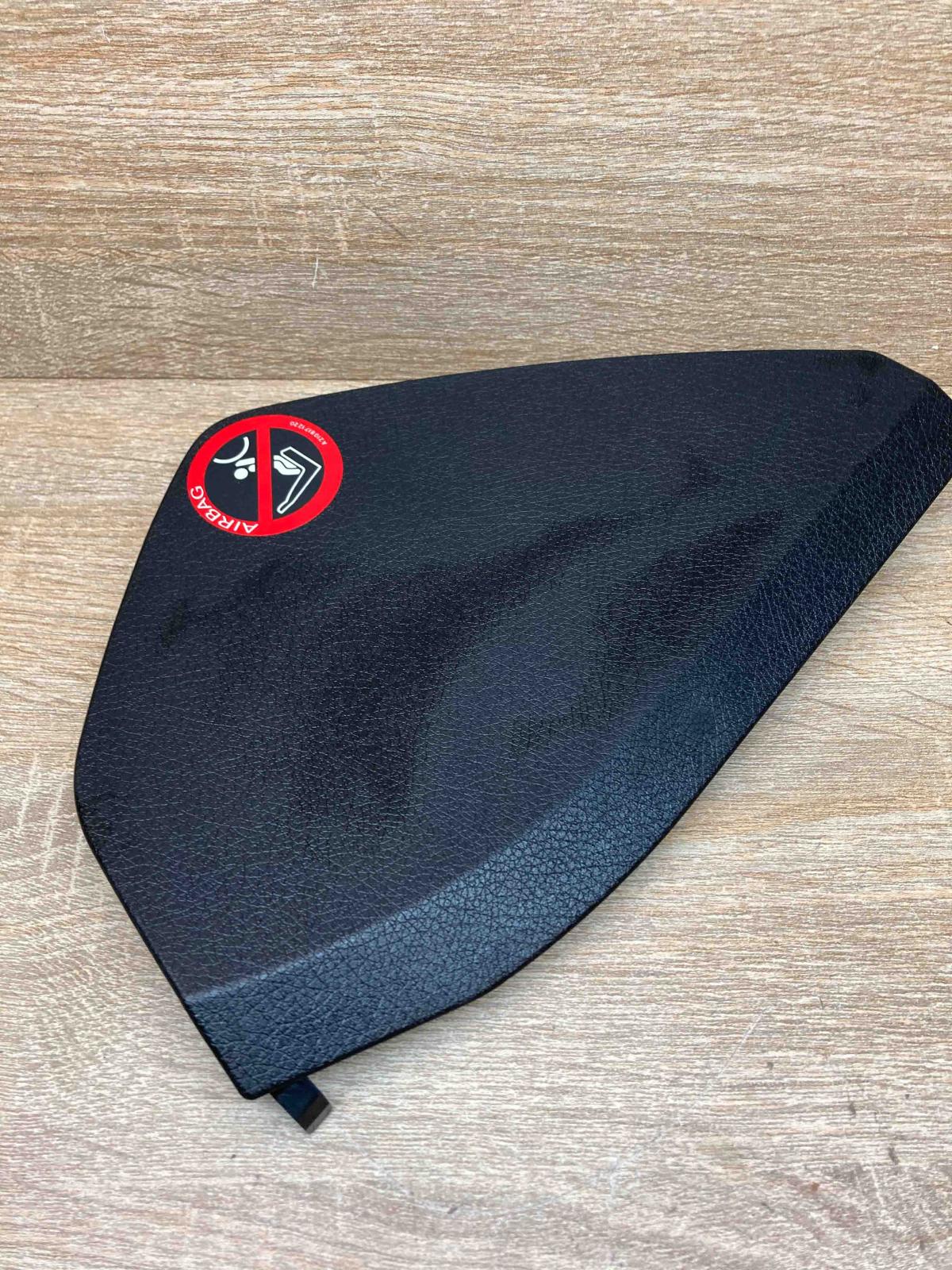 2116800378 T0013783  Dashboard side end trim Mercedes-Benz E W211