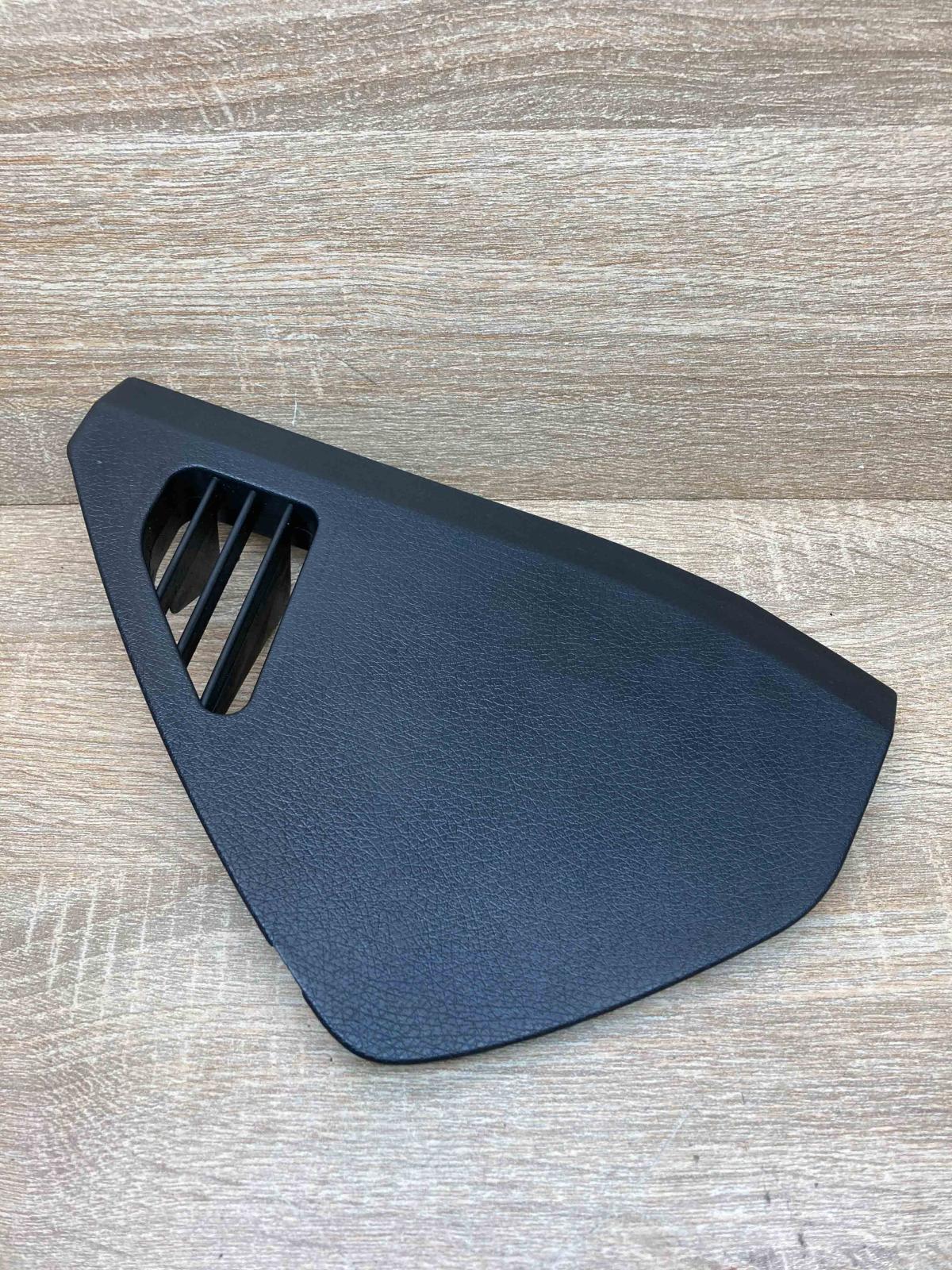 2116800578   Dashboard side end trim Mercedes-Benz E W211