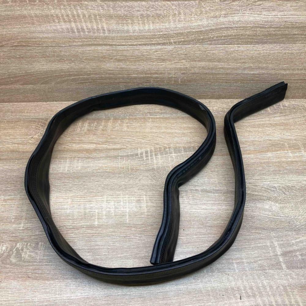 A2126280298   Engine compartment rubber Mercedes-Benz E W212
