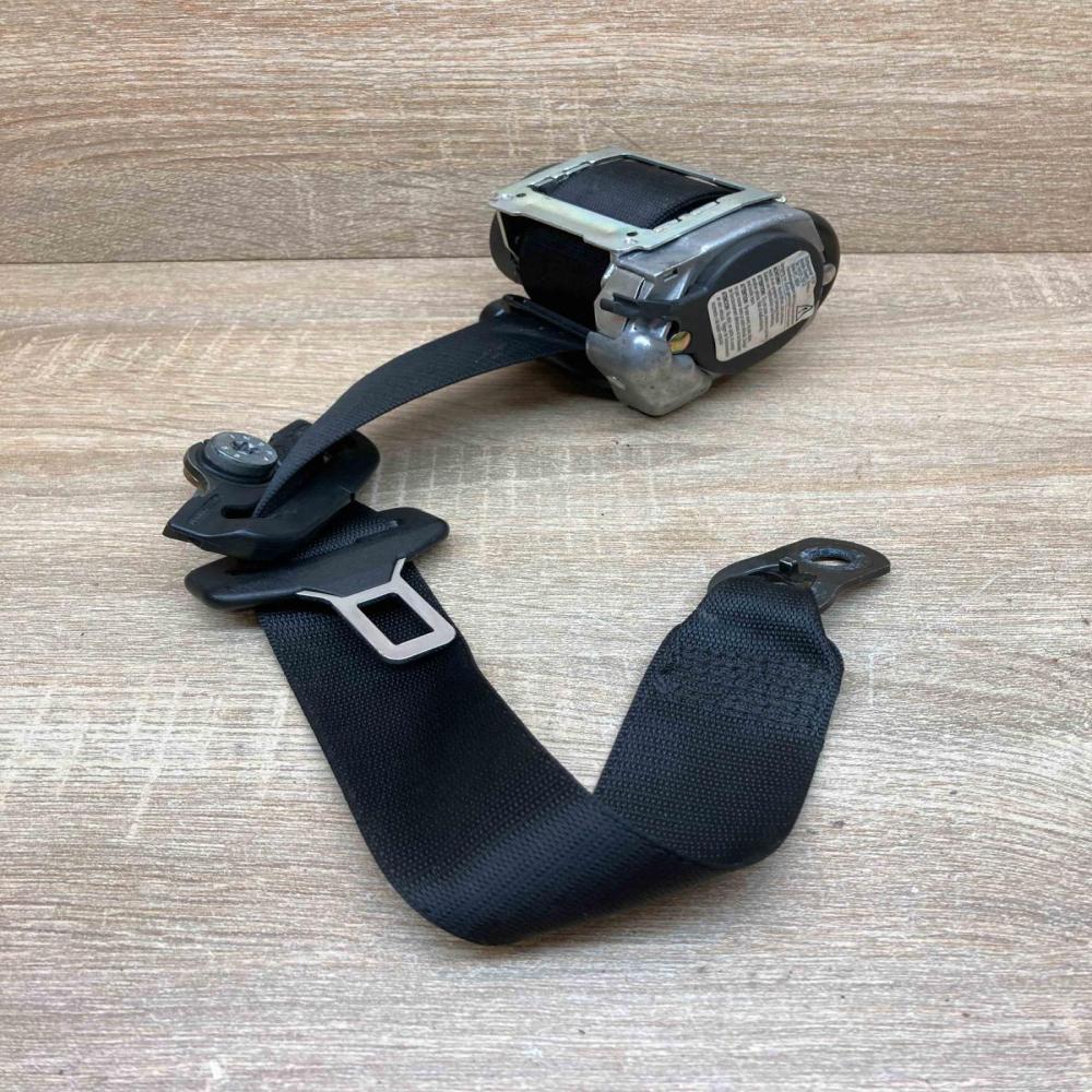 2118600485   Rear seatbelt Mercedes-Benz E W211