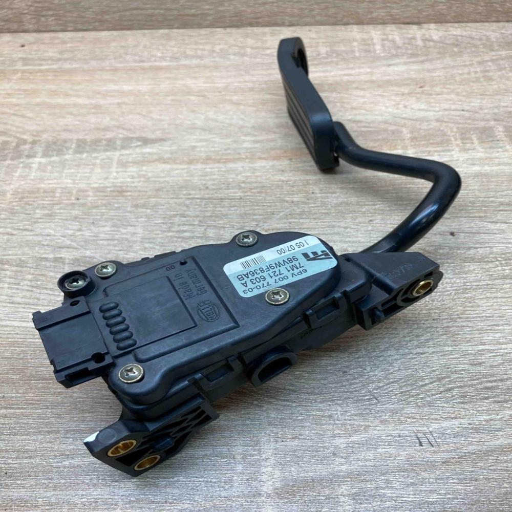 7M1721603A 98VW9F836AB  Accelerator throttle pedal Ford Galaxy