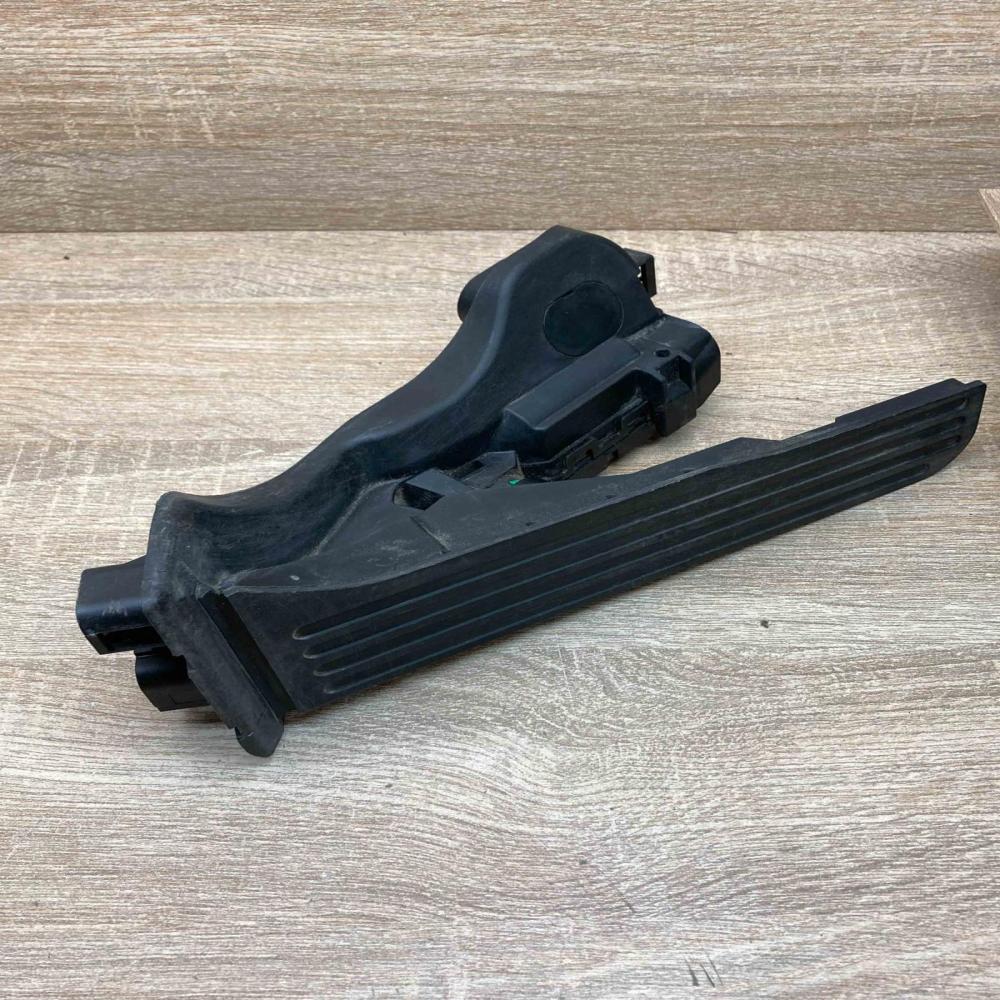 1K1723503L 6PV008600  Accelerator throttle pedal Audi A3 S3 8P