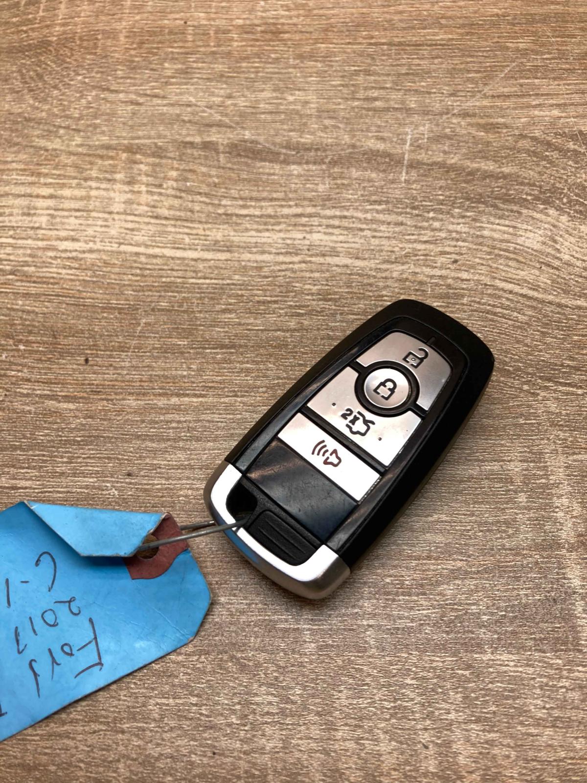 H87T 15K601 AB  Keyless Ignition key/card Ford Fusion