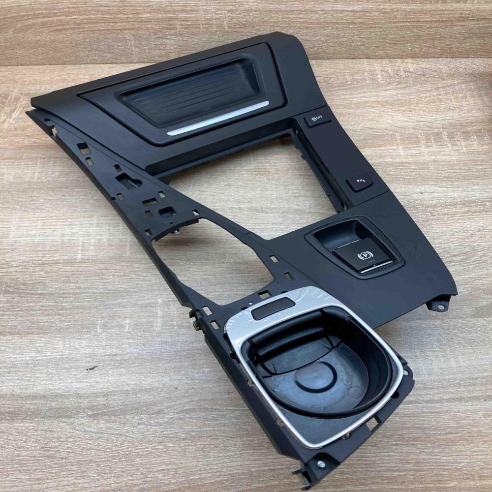 9171558 9171557  Car ashtray BMW 5 F10 F11