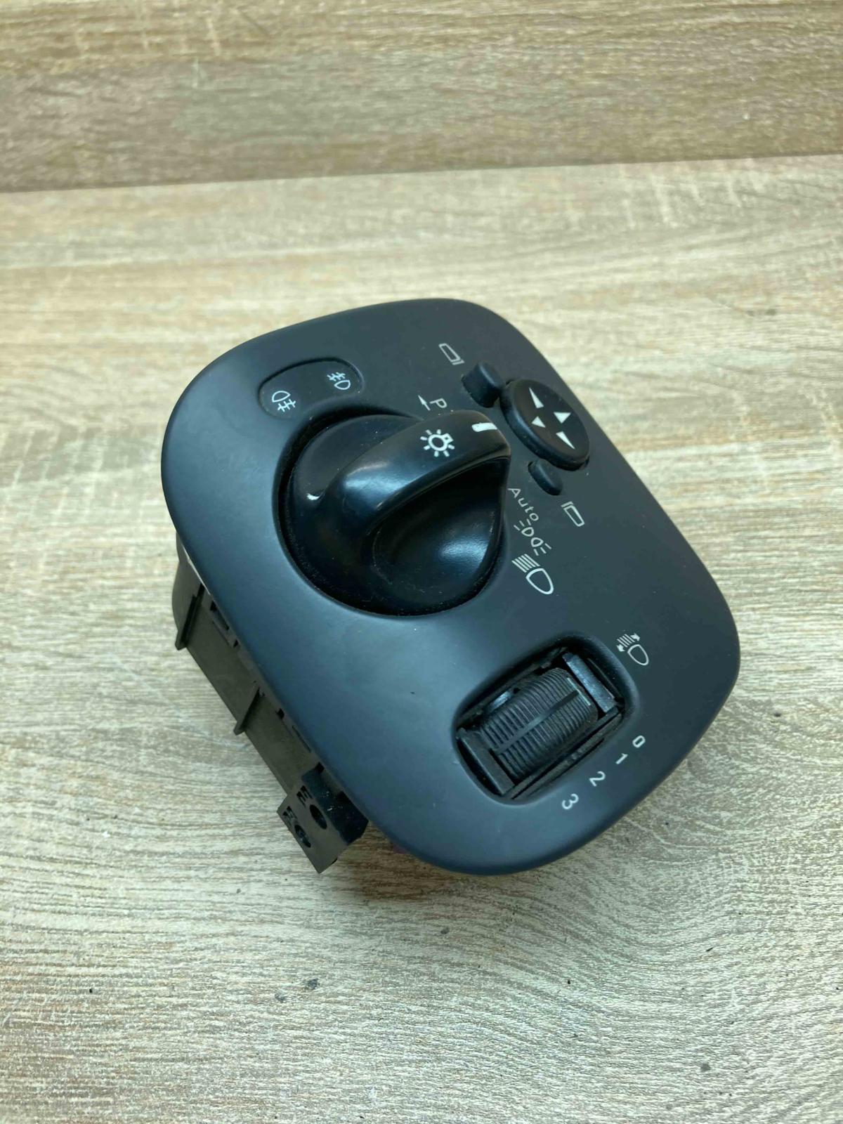 A2035450604 04058515 With Plug Light switch Mercedes-Benz C W203