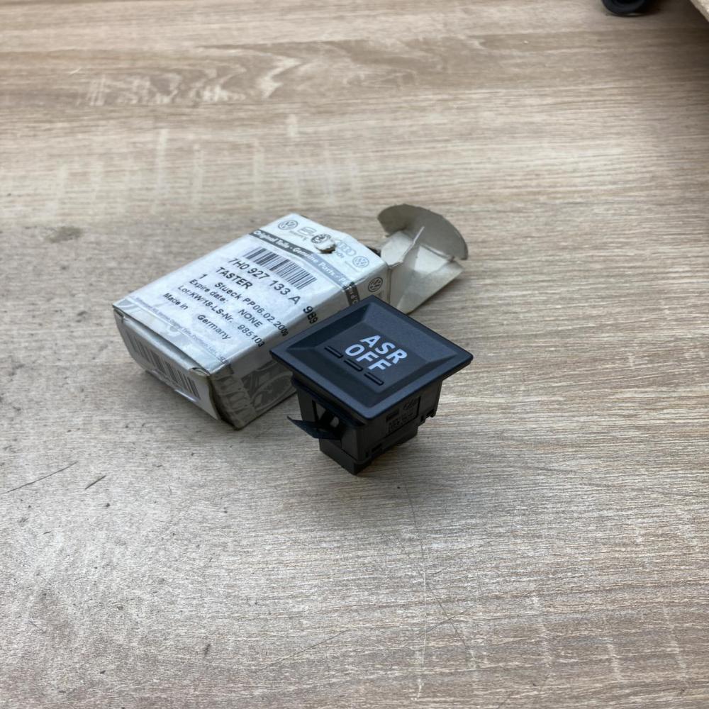 7H0927133A   Traction control (ASR) switch Volkswagen Transporter - Caravelle T5