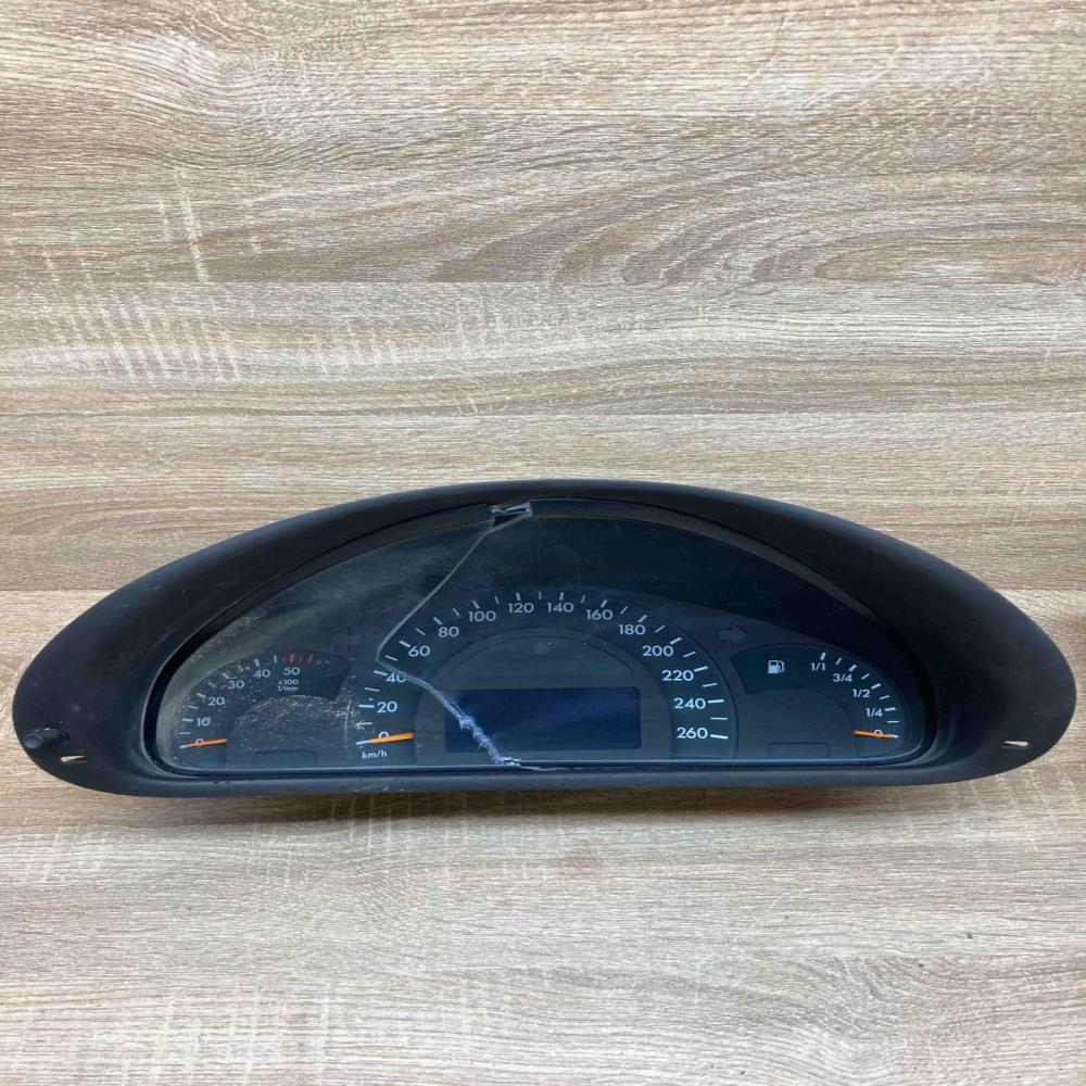 A2035407111  With Plug Speedometer (instrument cluster) Mercedes-Benz C W203