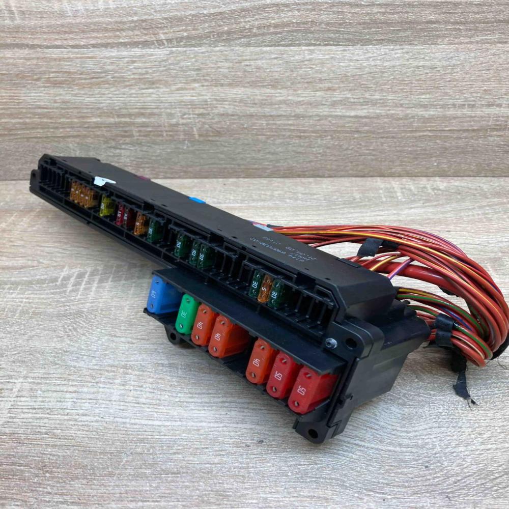 6957330   Fuse module BMW 5 E60 E61