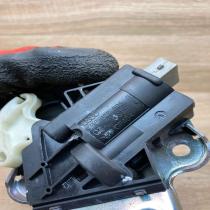 4F5827505D   Tailgate/trunk/boot lock/catch/latch Volkswagen PASSAT B7