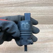 1K5955651   Windscreen/windshield washer pump Skoda Superb B6 (3T)