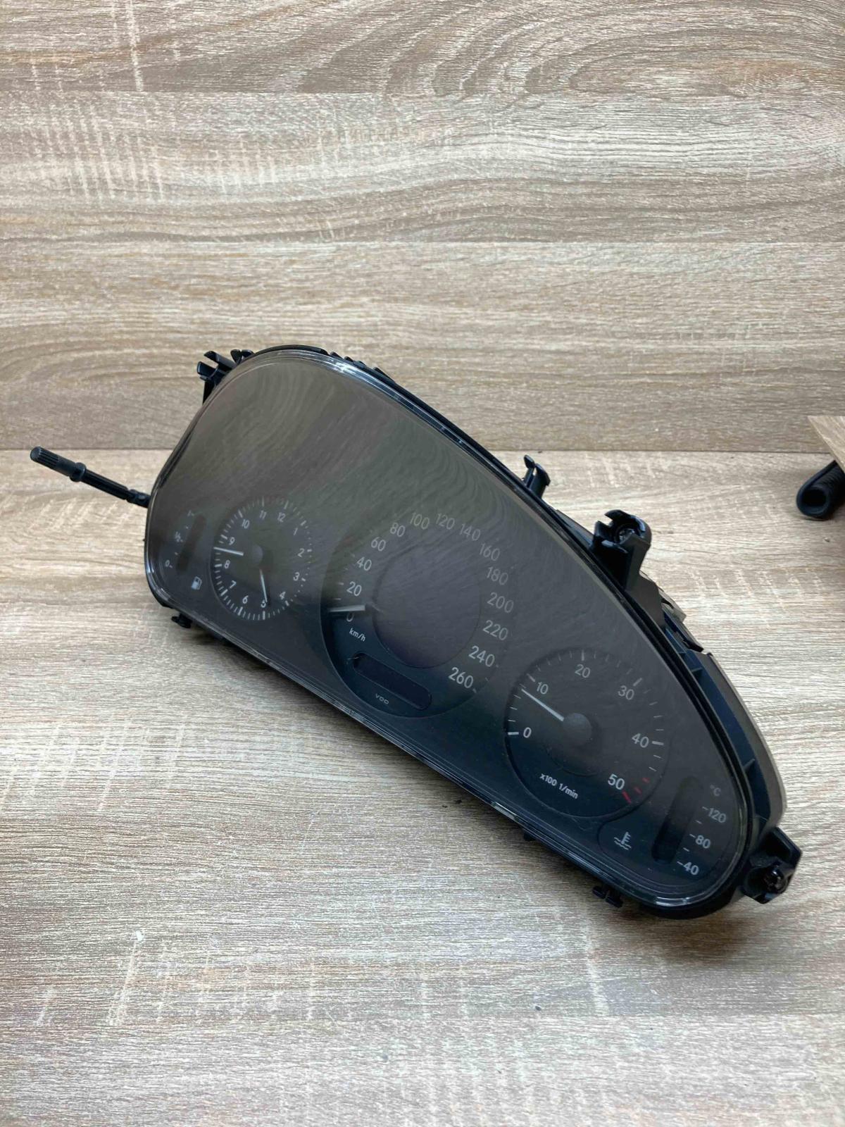 A2115407211 110080004  Speedometer (instrument cluster) Mercedes-Benz E W211