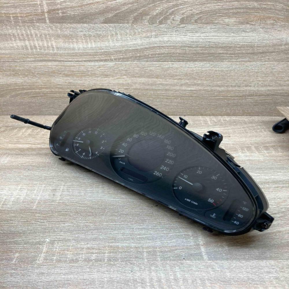 A2115407211 110080004  Speedometer (instrument cluster) Mercedes-Benz E W211