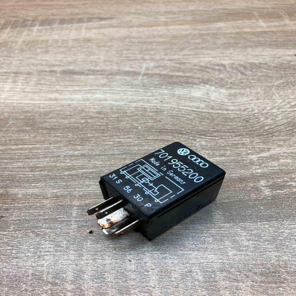 701955200 5WD005674  Other relay Volkswagen Transporter - Caravelle T4