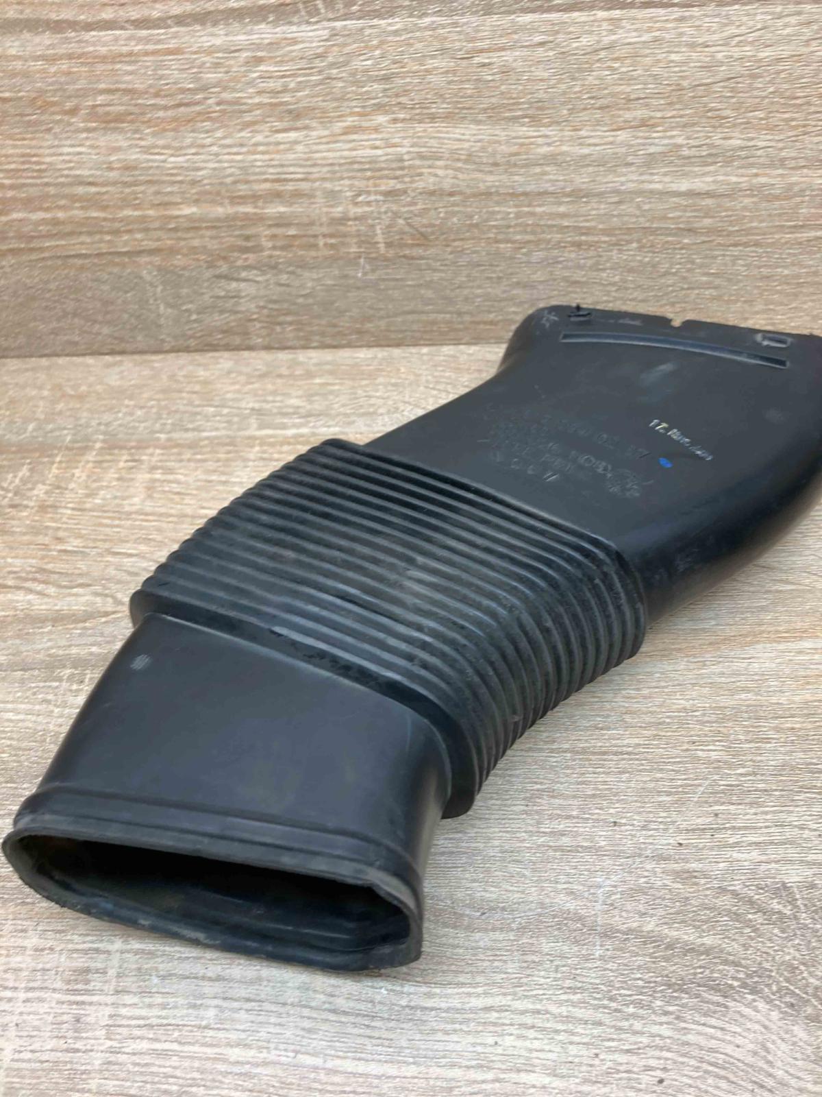 A6120940287   Air intake hose/pipe Mercedes-Benz E W211
