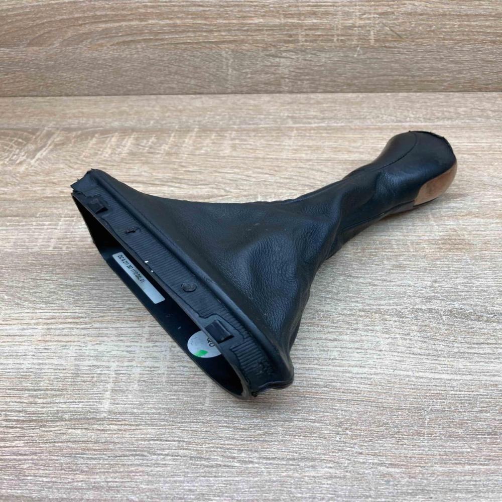 A2112671110   Gear lever shifter trim leather/knob Mercedes-Benz E W211