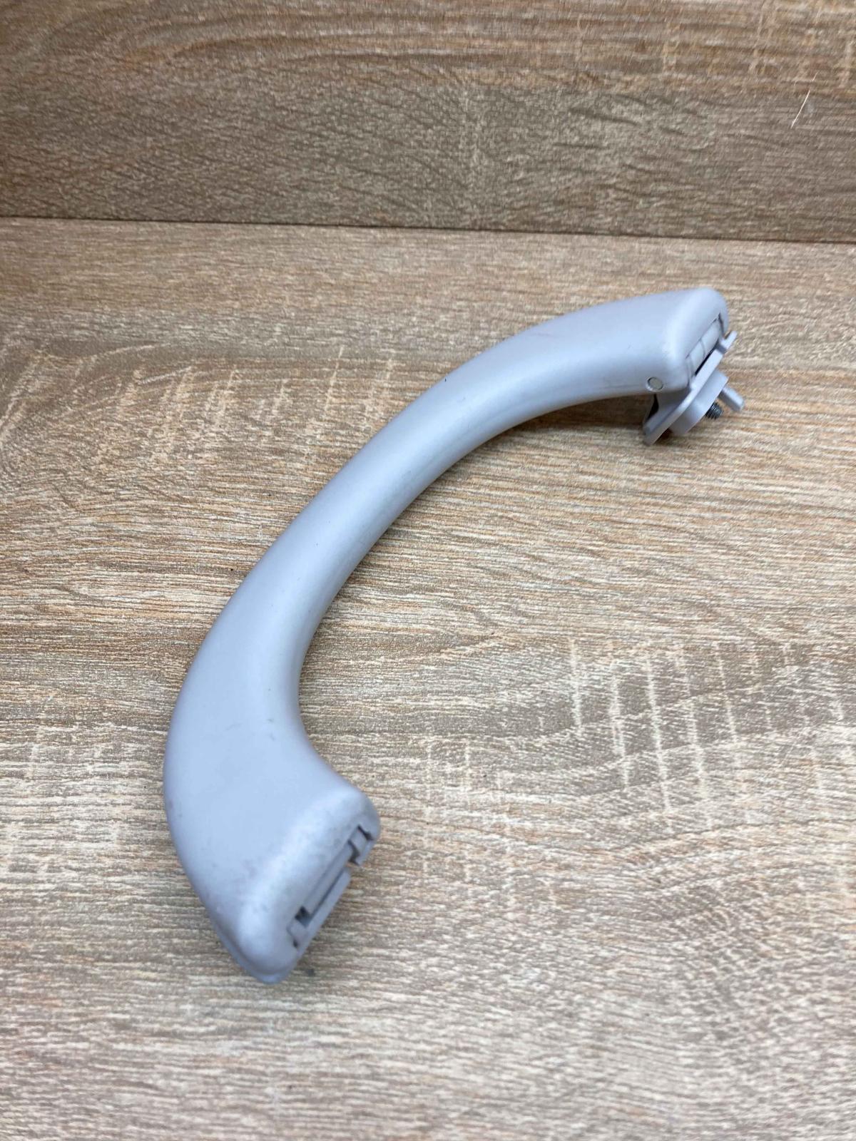 A2118100051   Front interior roof grab handle Mercedes-Benz E W211