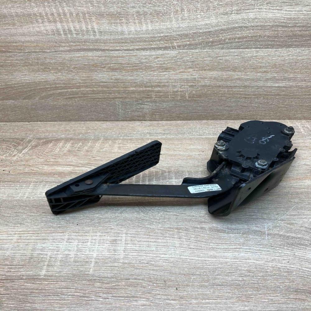 04861650AB 034P E4203  Accelerator throttle pedal Chrysler Grand Voyager IV