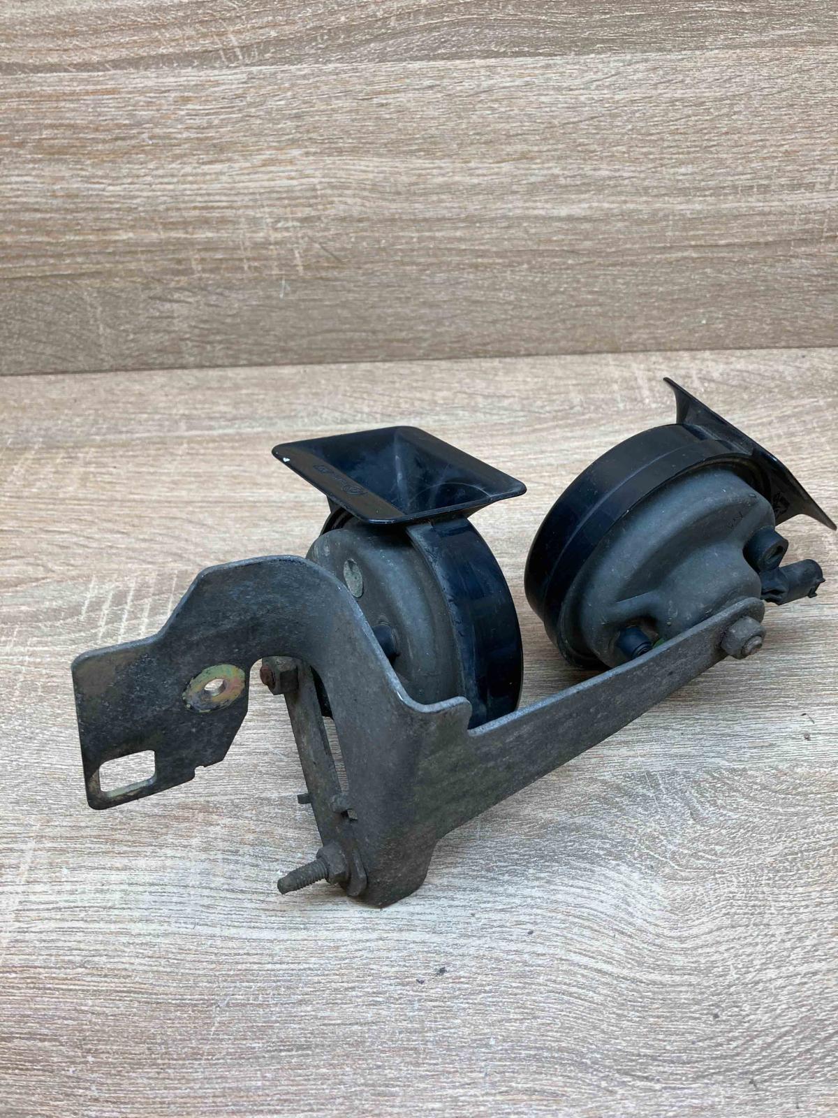 6935709 A046313  Horn signal BMW 5 E60 E61
