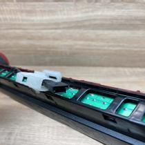 7145519 022408  Third/center stoplight BMW 3 E90 E91