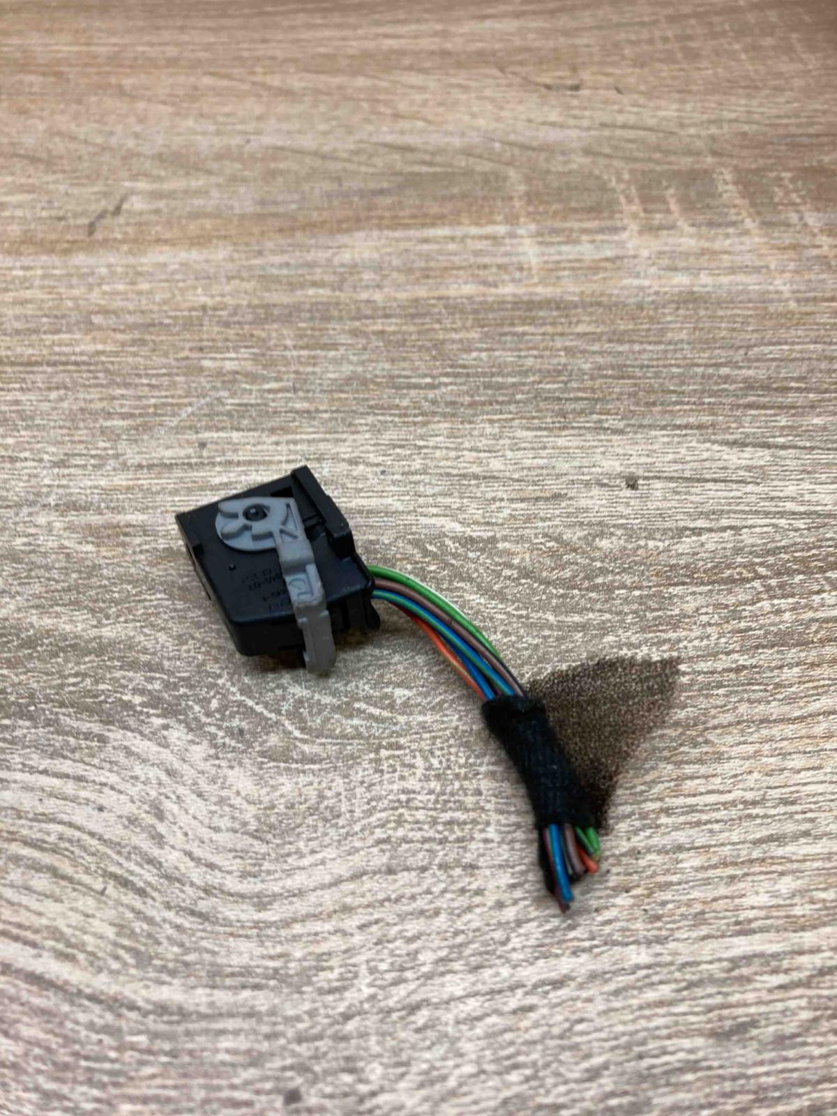 8364646   Plug wire BMW X1 E84
