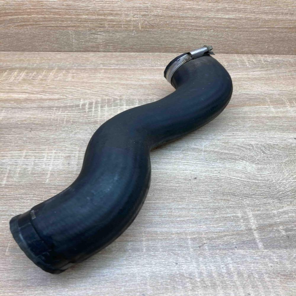 30766441   Intercooler hose/pipe Volvo V70