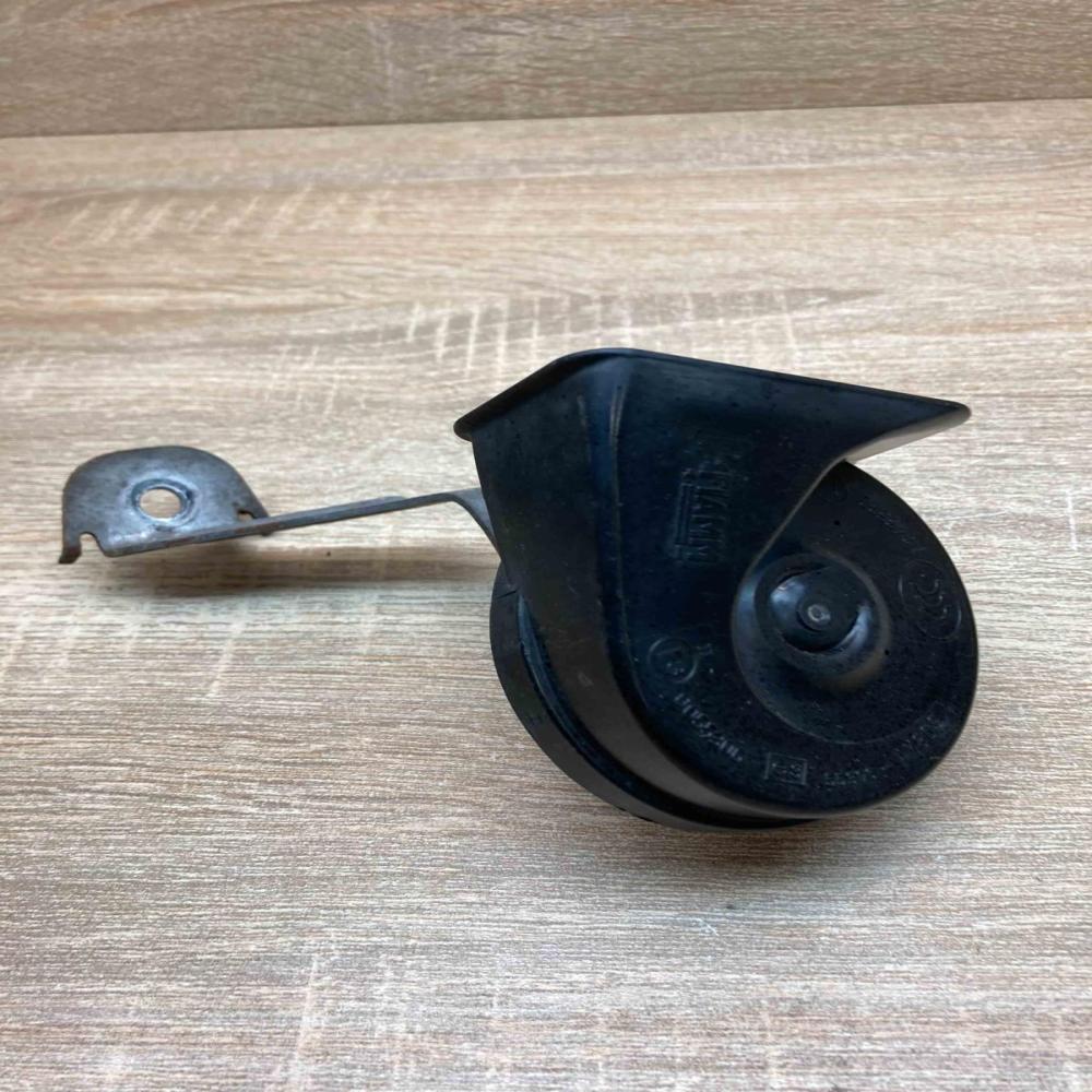 3C0951221D A046522  Horn signal Volkswagen PASSAT CC