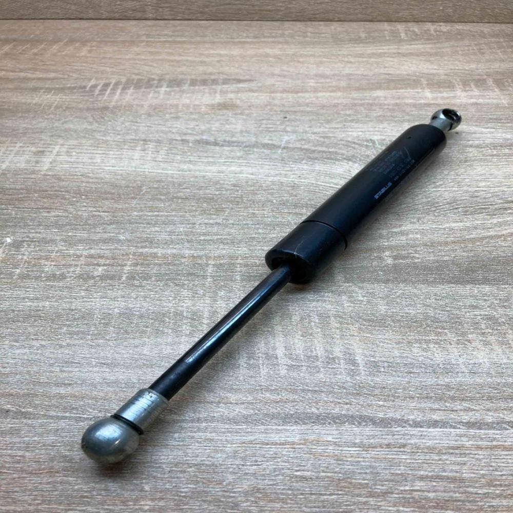 30674494   Tailgate/trunk strut/damper Volvo V70