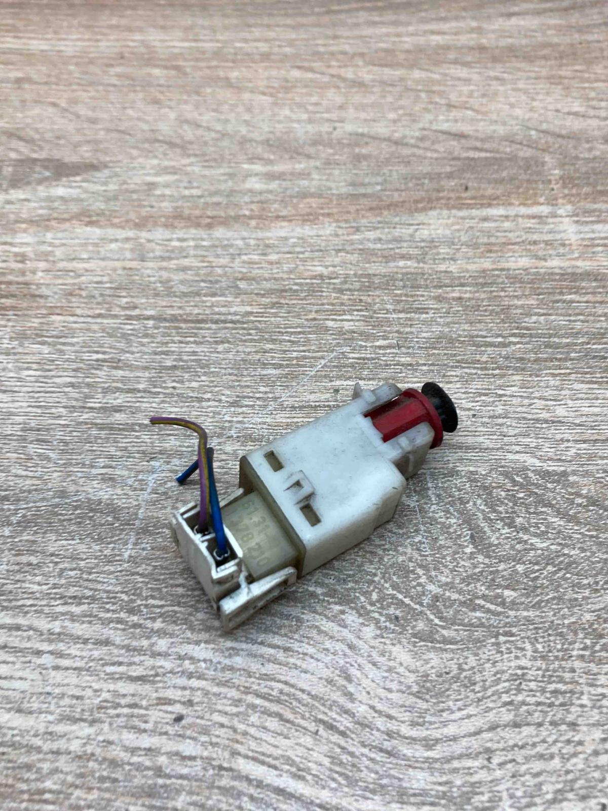 1378210 1378111 With Plug Brake pedal sensor switch BMW 6 E24