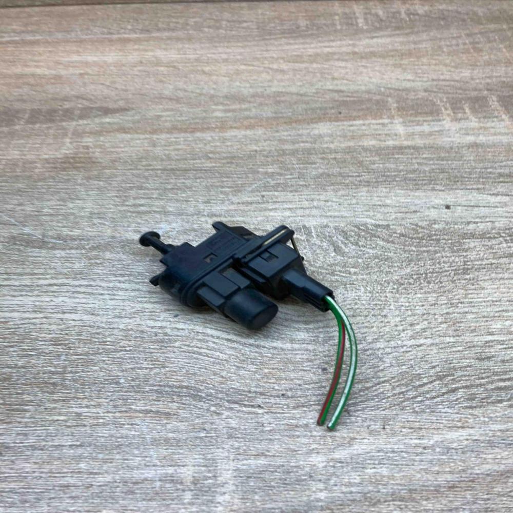 93BB 13480 BC  With Plug Brake pedal sensor switch Ford Fiesta