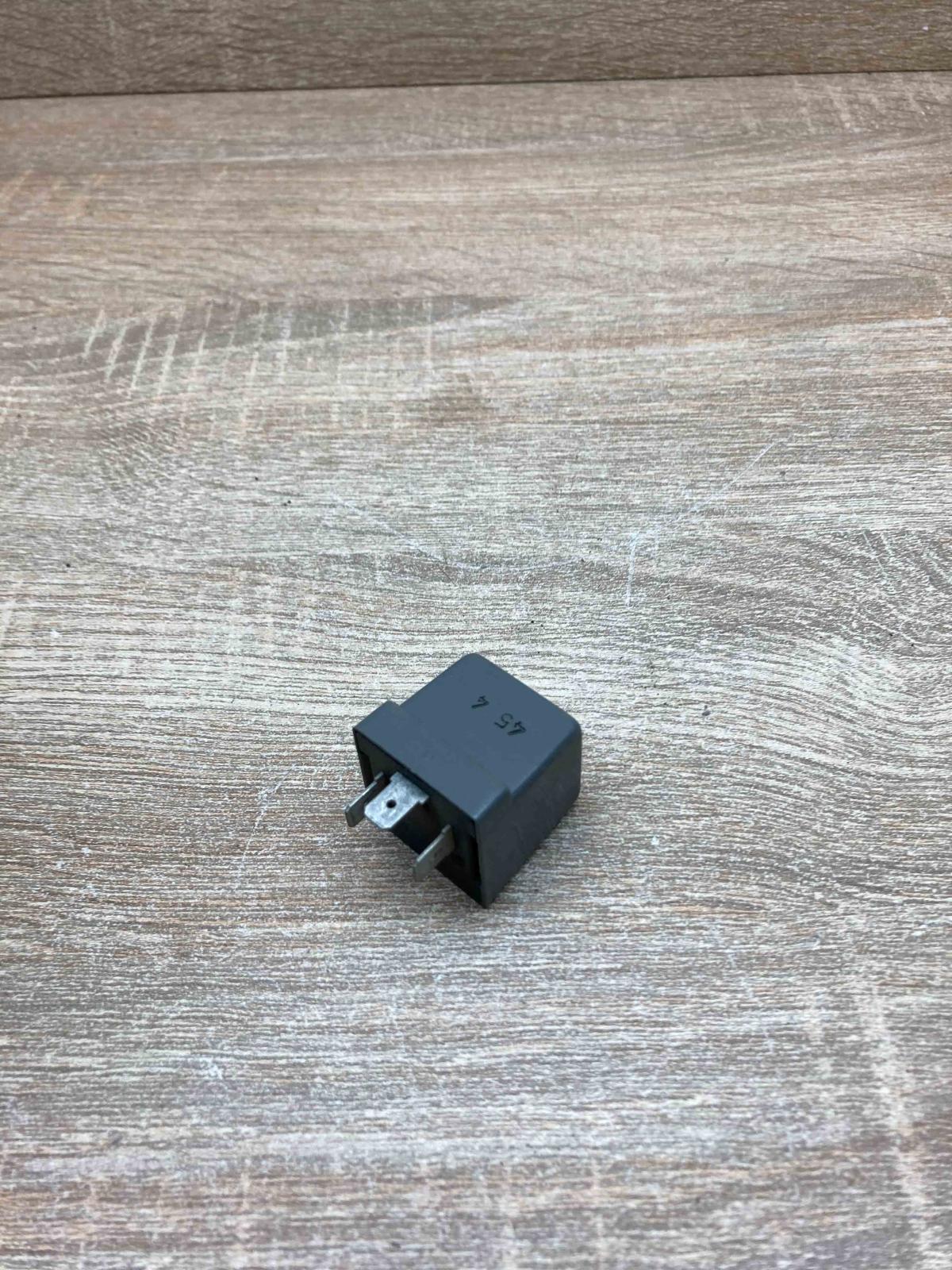 2042103 73385  Other relay Peugeot 306