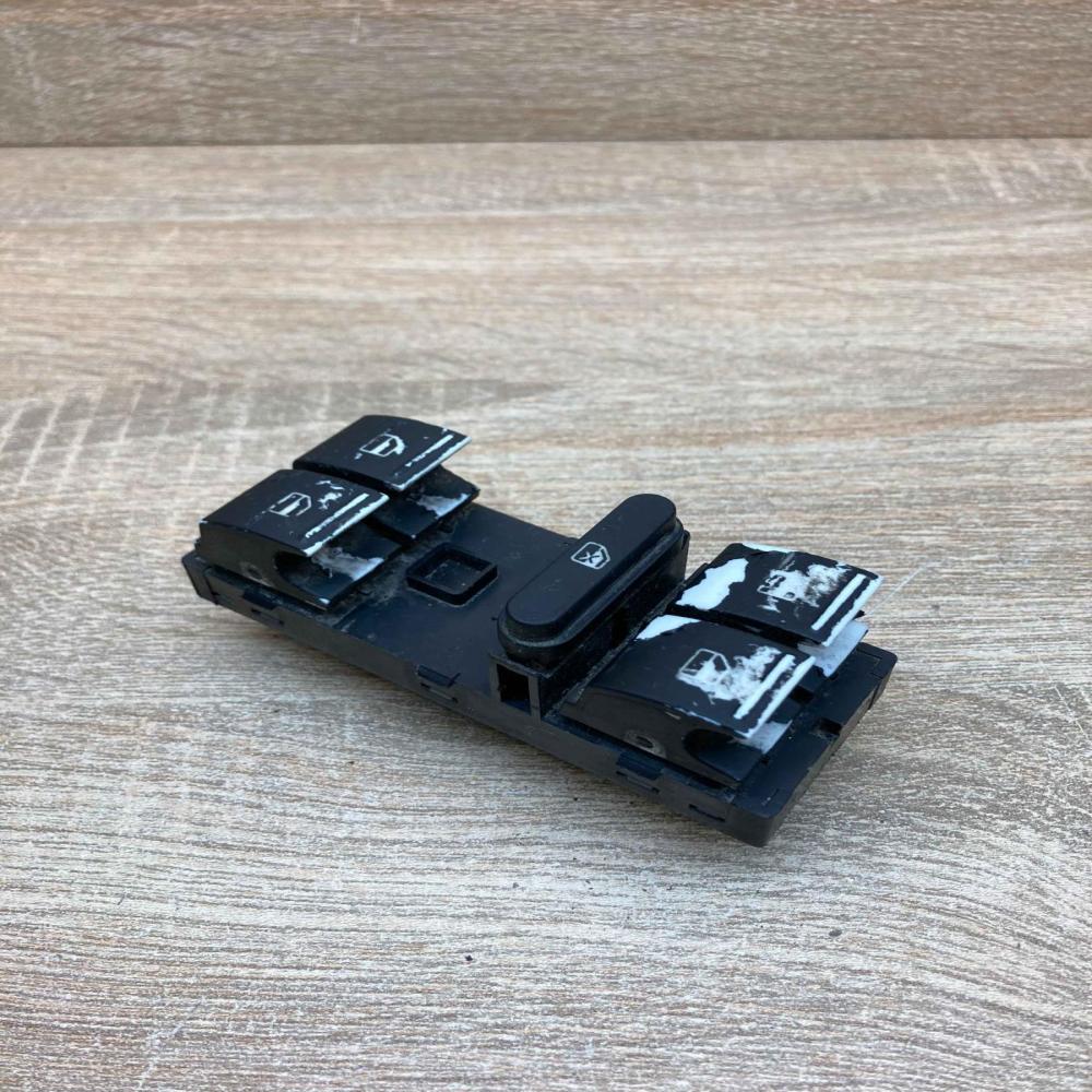 1K4959857   Electric window control switch Volkswagen PASSAT B6