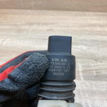 1T0955651A 3028143  Windscreen/windshield washer pump Audi Q7 4L