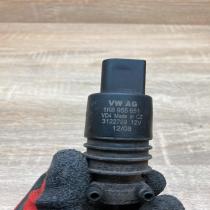 1K6955651 3122789  Windscreen/windshield washer pump Volkswagen Tiguan