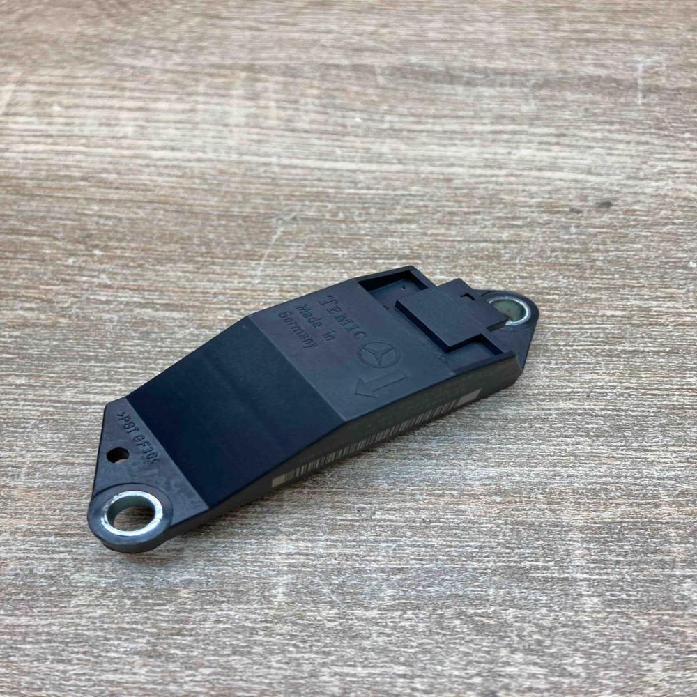 A0018209326 Used  Airbag deployment crash/impact sensor Mercedes-Benz E W211