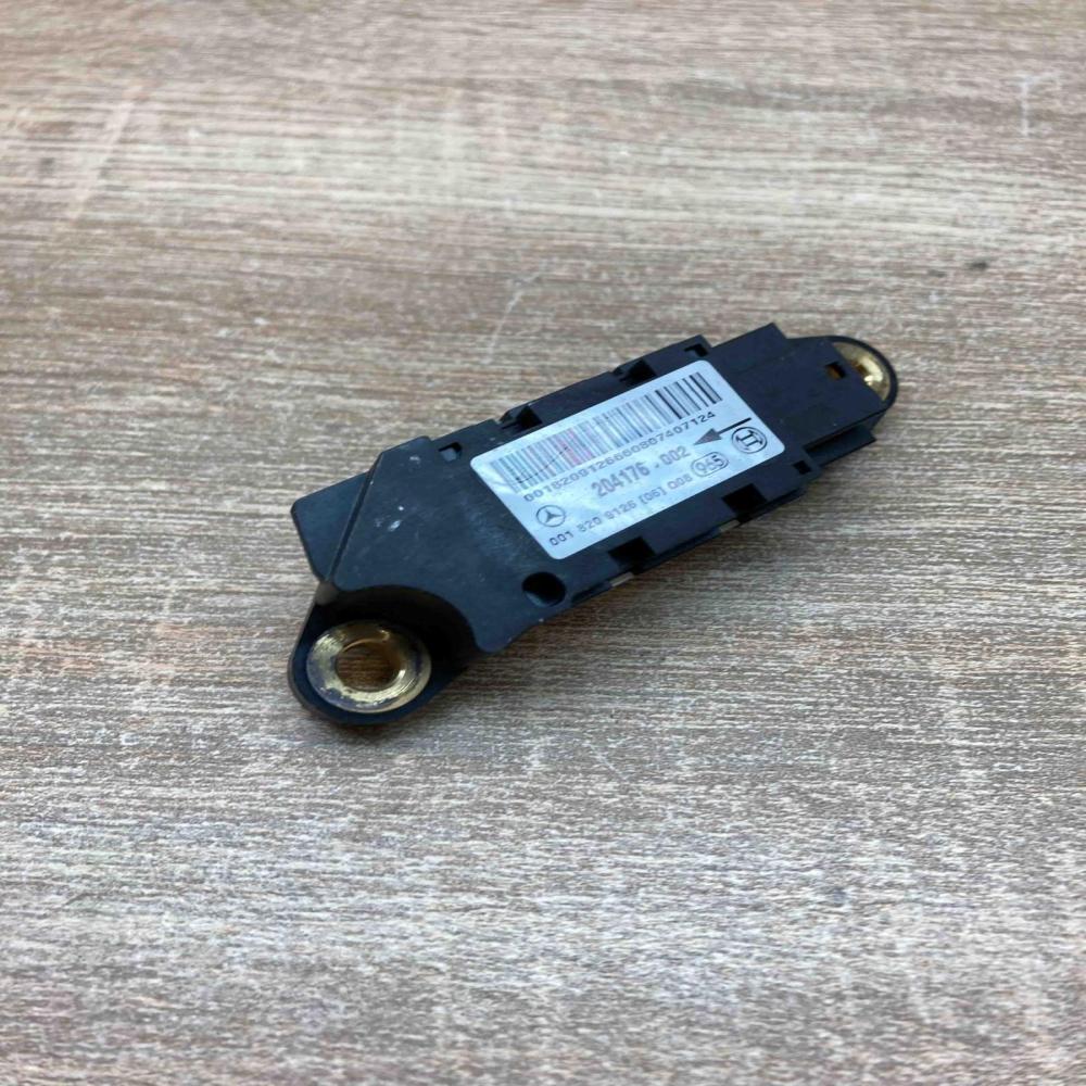 0018209126   Airbag deployment crash/impact sensor Mercedes-Benz CLS C219