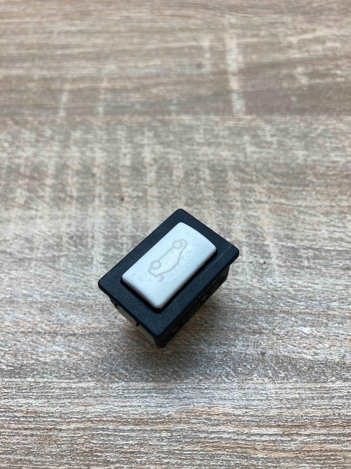 9200316   Tailgate opening switch BMW 5 F10 F11