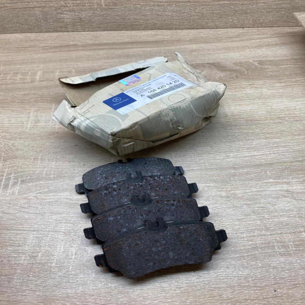 A1684201420   Brake pads (front) Mercedes-Benz A W168