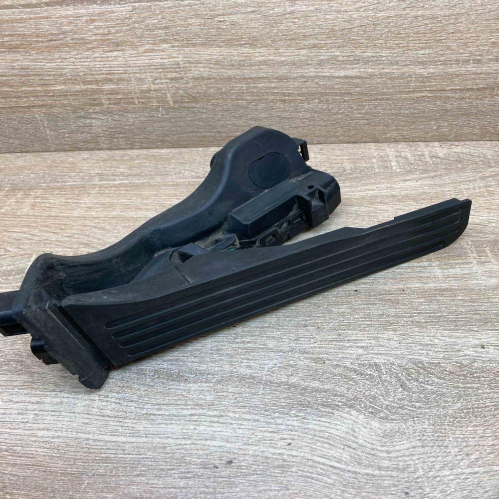 1K1723503L  With Plug Accelerator throttle pedal Audi A3 S3 8P